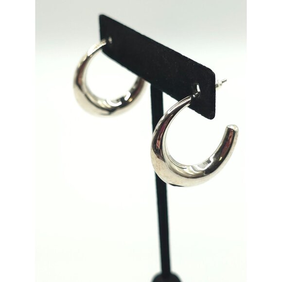 Vintage-Inspired Polished Silver-Tone Hoop Earrings With Push Back Closure Light - Picture 4 of 4